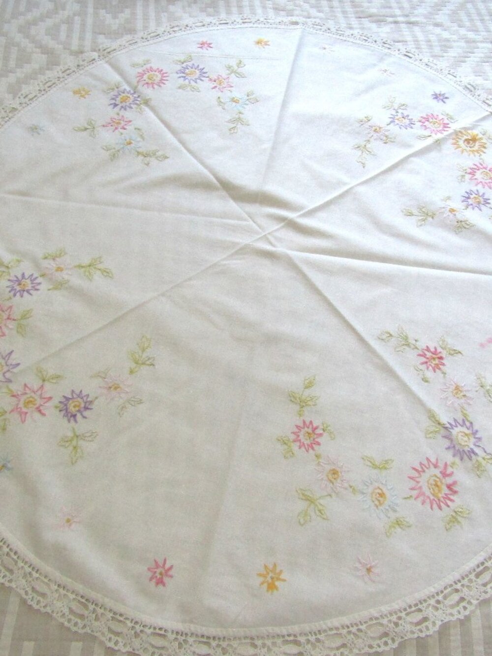 Vtg Cotton Hand Embroidered Table Topper w/Crochet Edge 33" As Is - Read